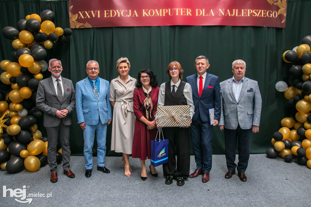 Najlepsi uczniowie nagrodzeni