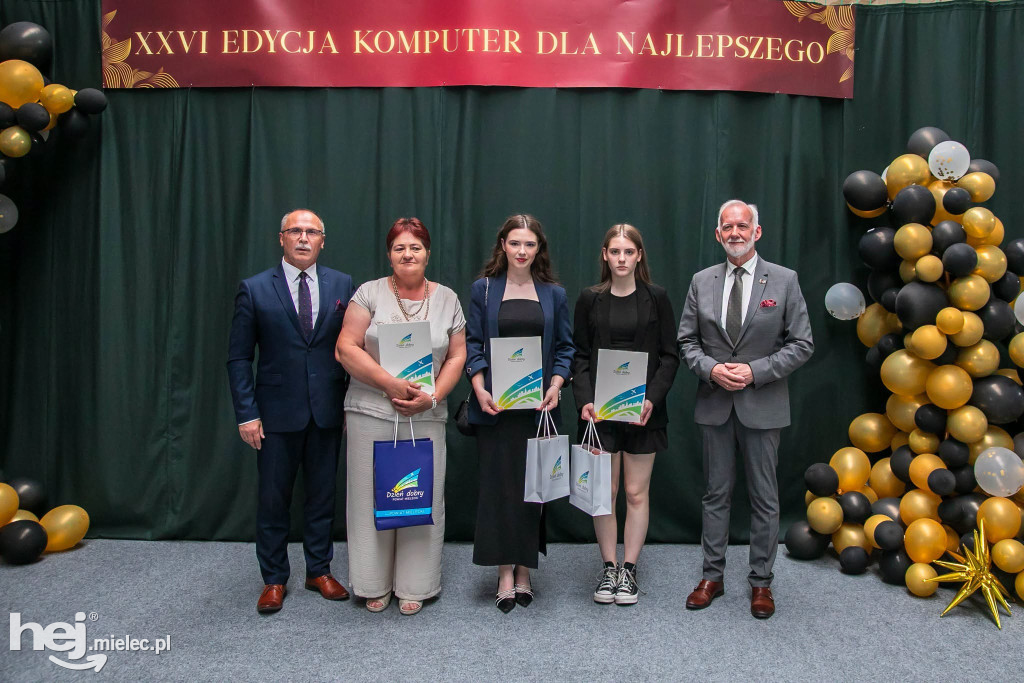 Najlepsi uczniowie nagrodzeni