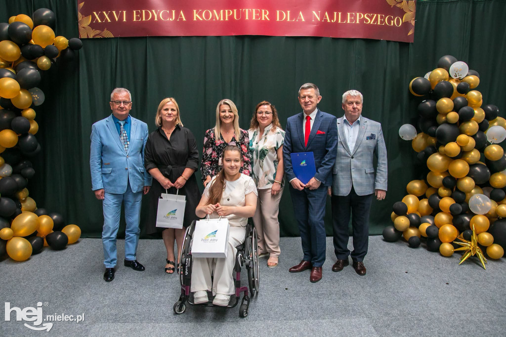 Najlepsi uczniowie nagrodzeni