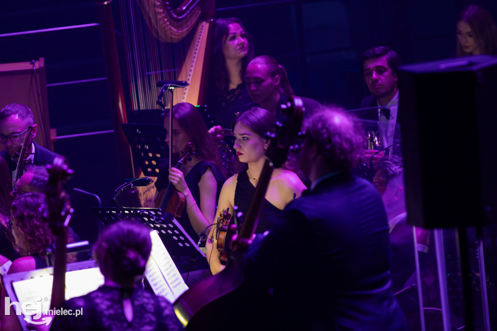 Koncert Mieleckiej Orkiestry Symfonicznej w hali MOSiR