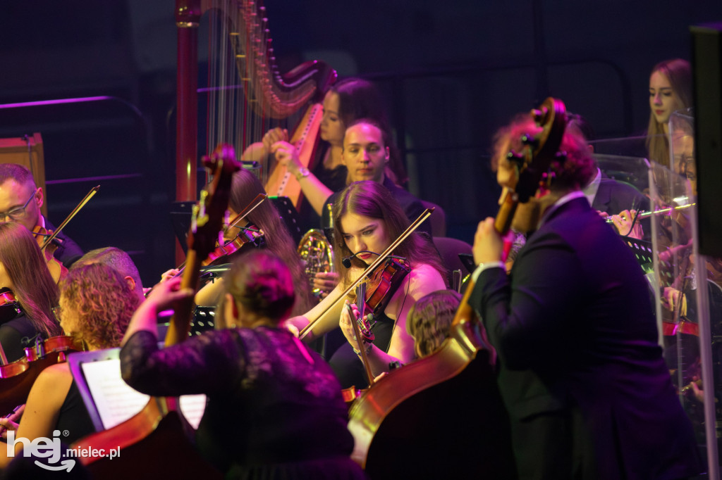 Koncert Mieleckiej Orkiestry Symfonicznej w hali MOSiR