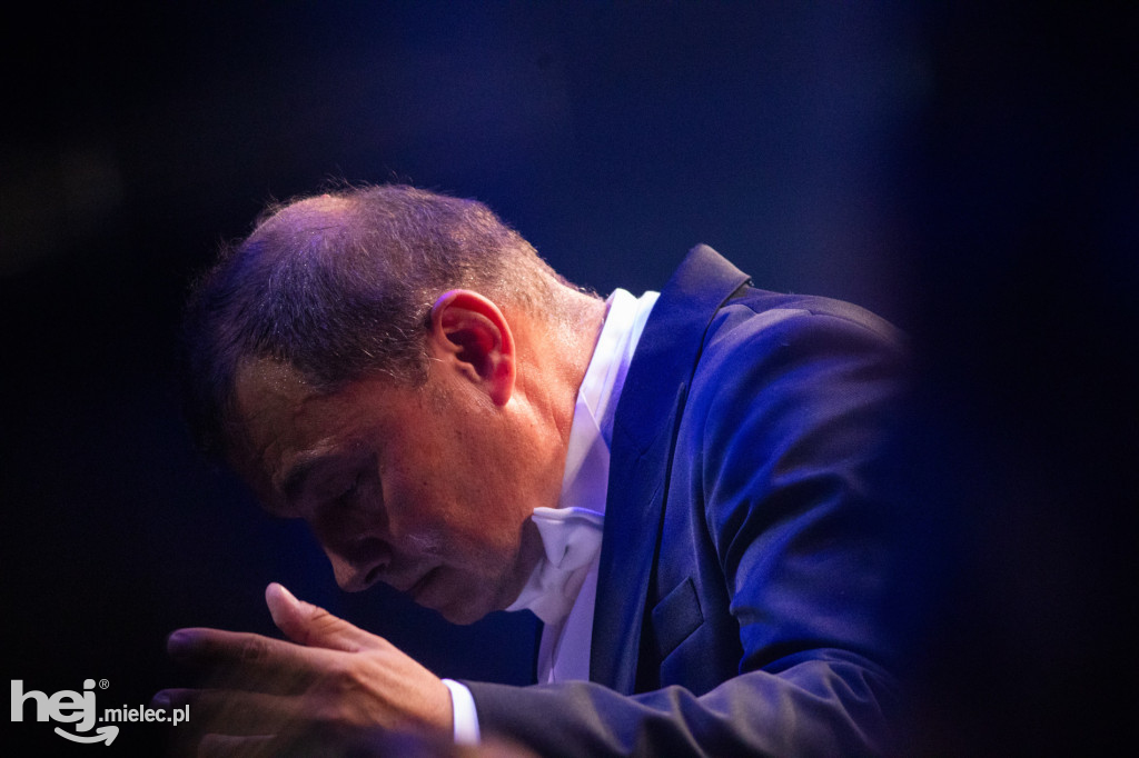 Koncert Mieleckiej Orkiestry Symfonicznej w hali MOSiR