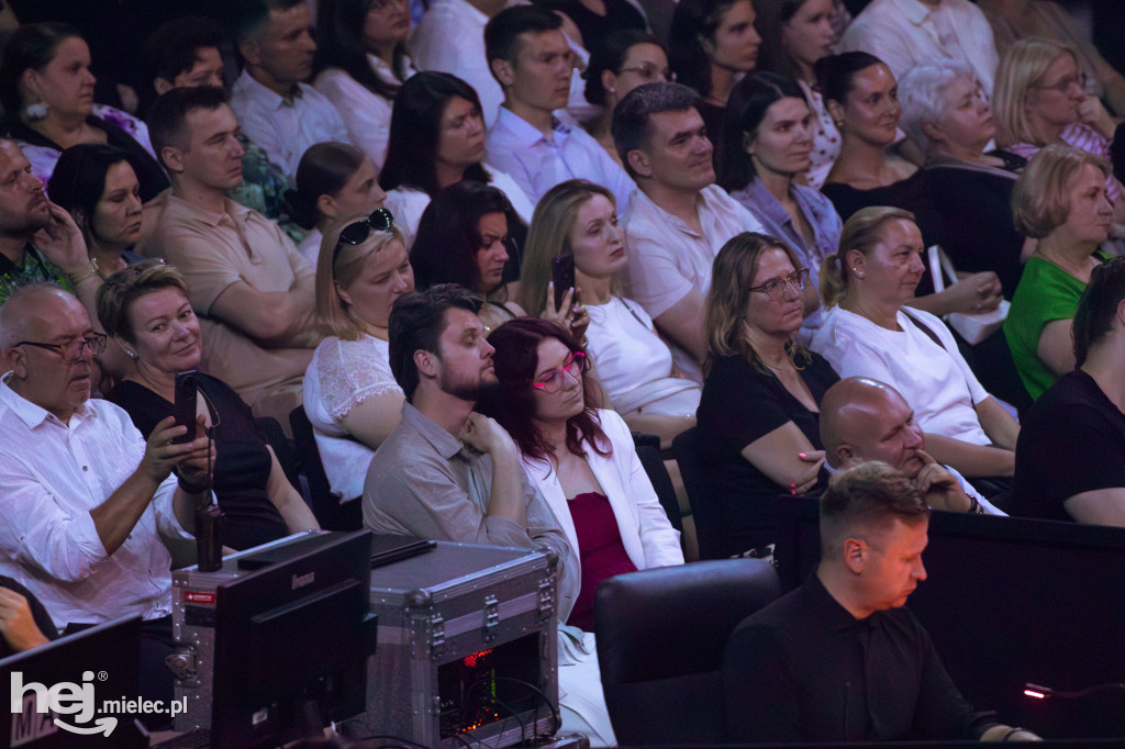 Koncert Mieleckiej Orkiestry Symfonicznej w hali MOSiR