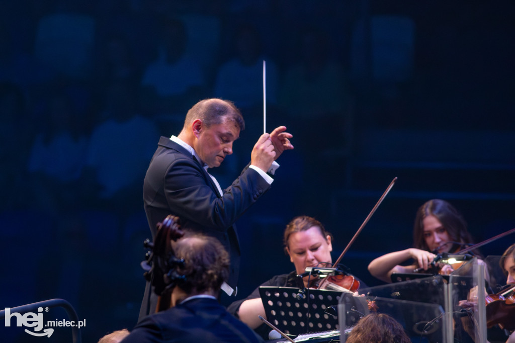 Koncert Mieleckiej Orkiestry Symfonicznej w hali MOSiR