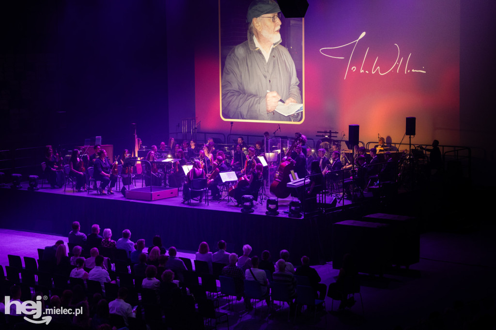 Koncert Mieleckiej Orkiestry Symfonicznej w hali MOSiR