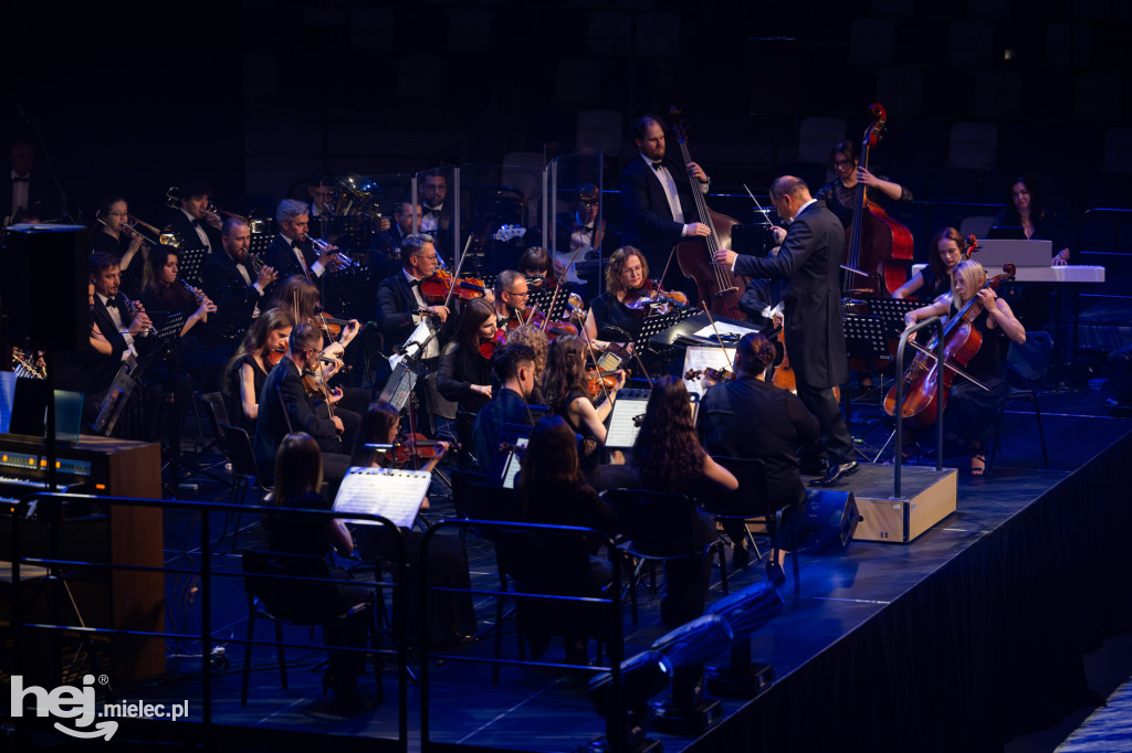Koncert Mieleckiej Orkiestry Symfonicznej w hali MOSiR