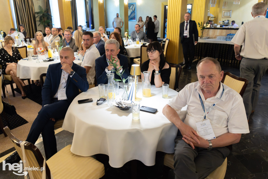 Konferencja podsumowująca projekt „Branżowe Centrum Umiejętności – kadry dla przemysłu lotniczego”