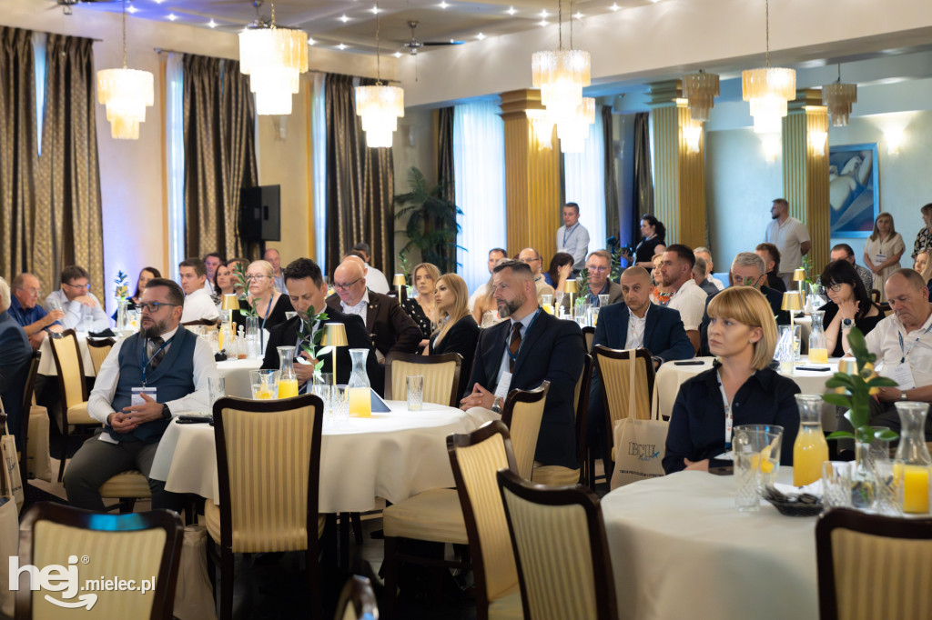 Konferencja podsumowująca projekt „Branżowe Centrum Umiejętności – kadry dla przemysłu lotniczego”