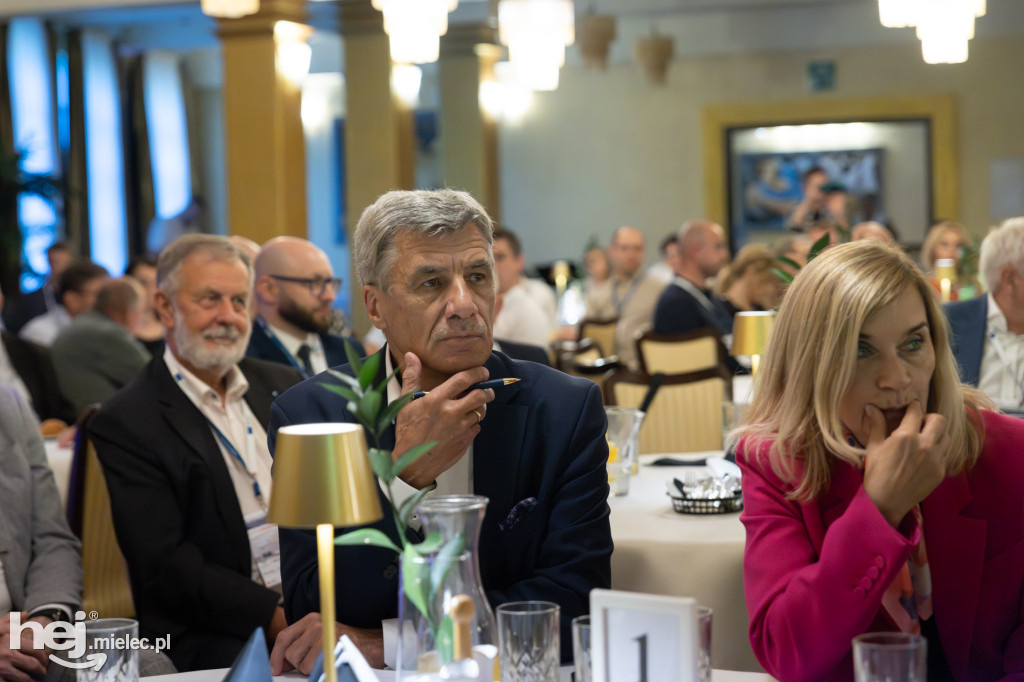 Konferencja podsumowująca projekt „Branżowe Centrum Umiejętności – kadry dla przemysłu lotniczego”