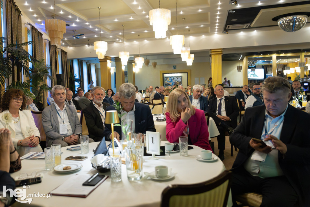Konferencja podsumowująca projekt „Branżowe Centrum Umiejętności – kadry dla przemysłu lotniczego”