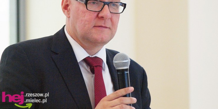 Minister od kolei wskazuje jak remontować mielecką linię L-25