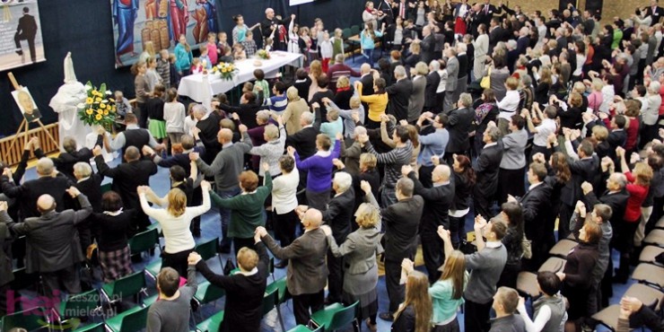 Ponad 400 wiernych na Rekolekcjach Ewangelizacyjnych [FOTO]