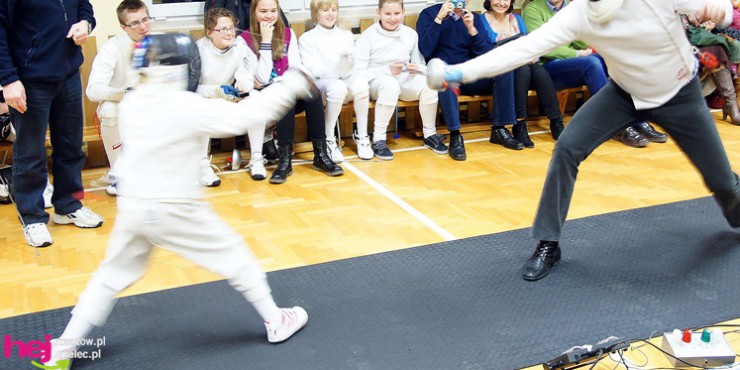 Mikołajkowy Turniej Szermierczy. Walczył nawet wiceprezydent Bieniek [ZDJĘCIA]