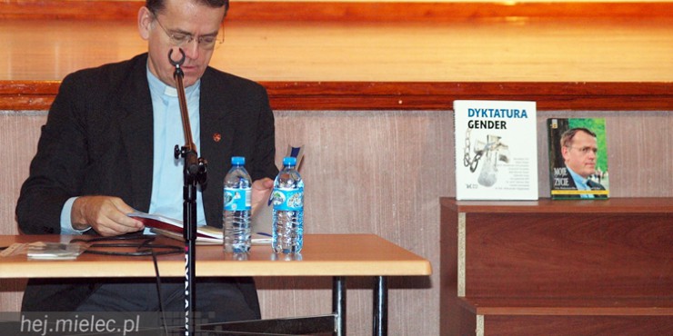 Czy genderyzm zawładnie światem? Ksiądz Oko przestrzegał mielczan