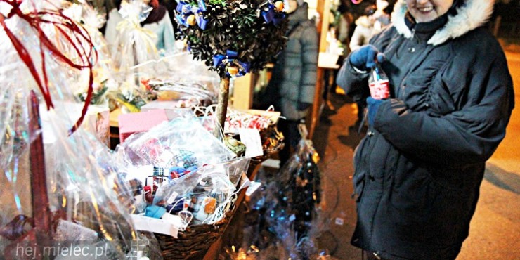 Jarmark czasem przygotowań do Świąt [FOTO, WIDEO]