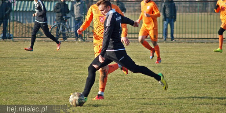 Na grząskiej murawie 1:0 ze Stalą Kraśnik [FOTO]