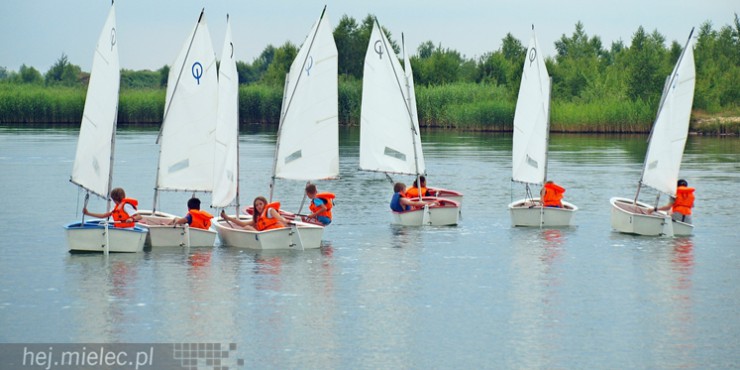 Kameralna żeglarska niedziela. Najmłodsi popłynęli w regatach [FOTO]