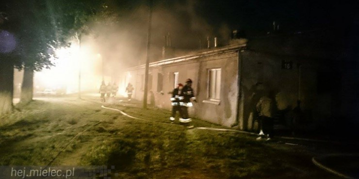 Pożar baraku w MMR. Płonęło mieszkanie! [FOTO]