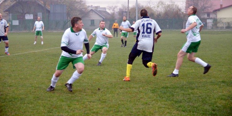 Biało-czerwony turniej piłkarski w Chorzelowie