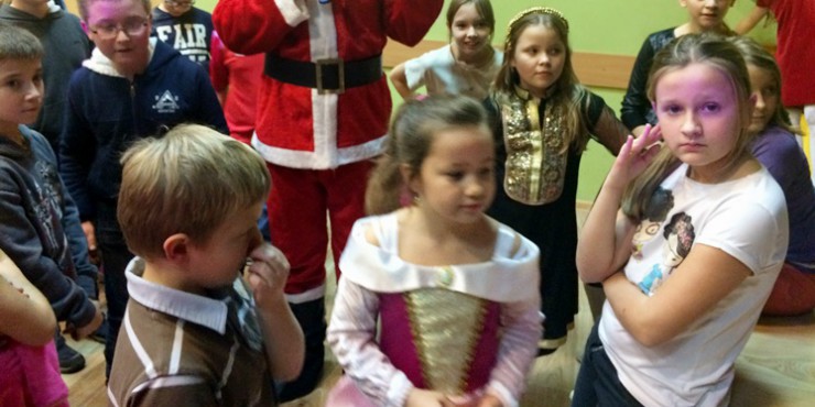 Mikołajkowa zabawa w Spółdzielczym Domu Kultury