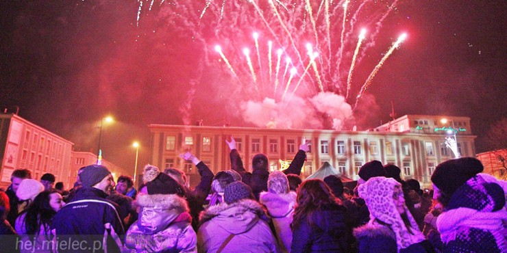 Rockowo i tłumnie Mielec powitał Nowy 2016 Rok! [FOTO]
