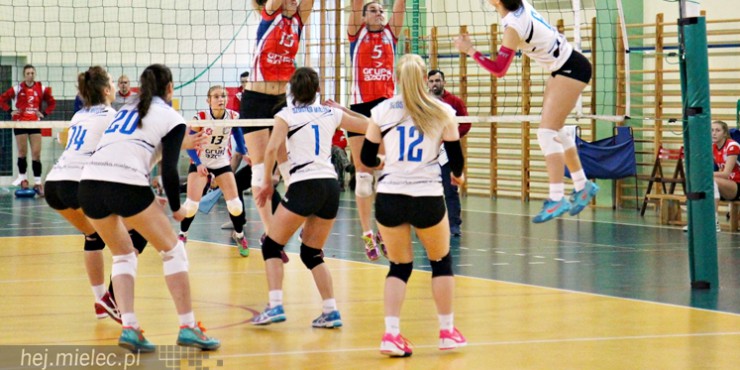 Siatkarki UKS Szóstki Mielec przegrały z PWSZ Tarnów [ZDJĘCIA]