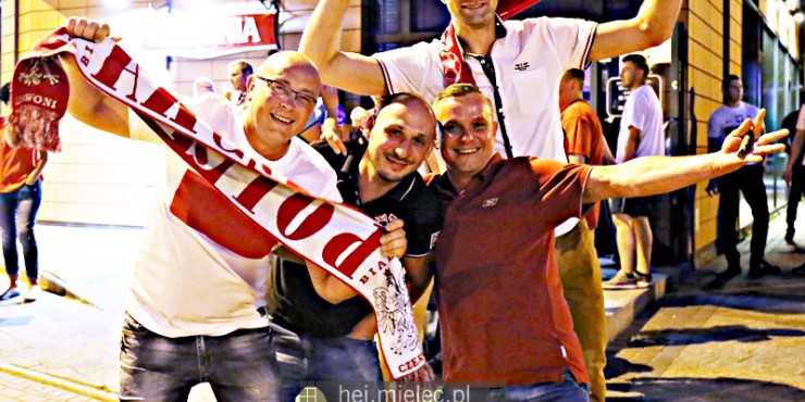 Mielczanie dopingowali Biało-Czerwonych w Piwiarni Warka! [ZDJĘCIA]