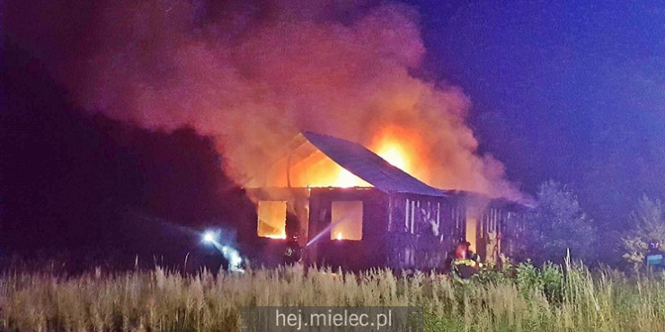 Pożar domu letniskowego w Osiedlu Rzochów [FOTO]