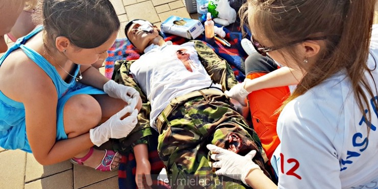 Mielczanie na Rynku poznawali zasady pierwszej pomocy przedmedycznej [ZDJĘCIA]