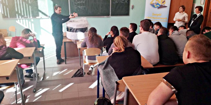 Grupa Literacka "Słowo" zaprezentowała najnowsze "Artefakty" - Mielecki Rocznik Li