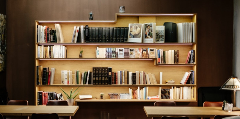 Jak rozwija się wiedzę w zawodzie księgowego?