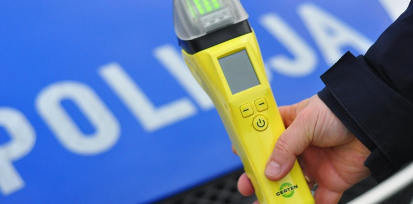 Zawiadomiła policję, że kierowca może być nietrzeźwy. Miał ponad 2 promile!