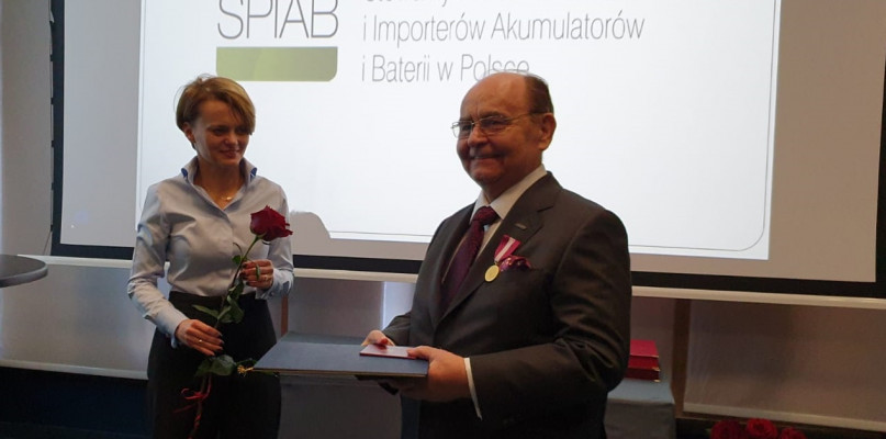 Jacek Bąk, założyciel AUTOPART-u uhonorowany przez Prezydenta RP