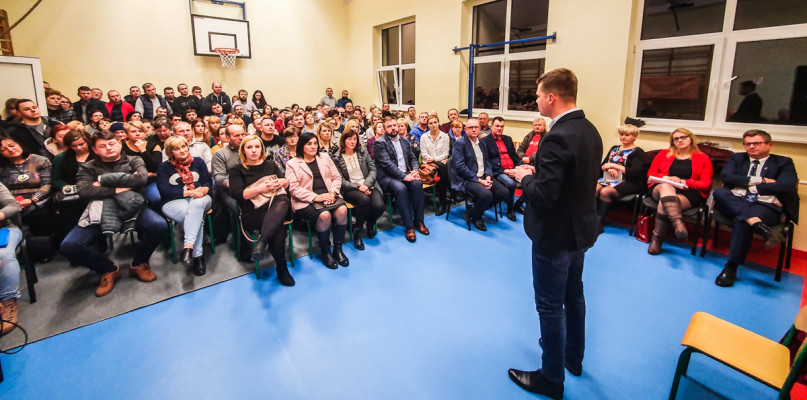 Spotkanie wójta gm. Wadowice Górne z mieszkańcami w Woli Wadowskiej. Fot. Kacper Strykowski / hej.mielec.pl