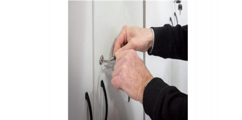 Jak otworzyć zamek innym kluczem?