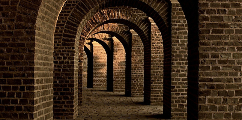 Od 3200 roku przed naszą erą do dziś: Fascynująca historia lakieru do paznokci