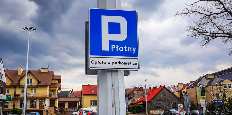 Parkometry na obleganym parkingu w Mielcu. Ile zapłacimy?