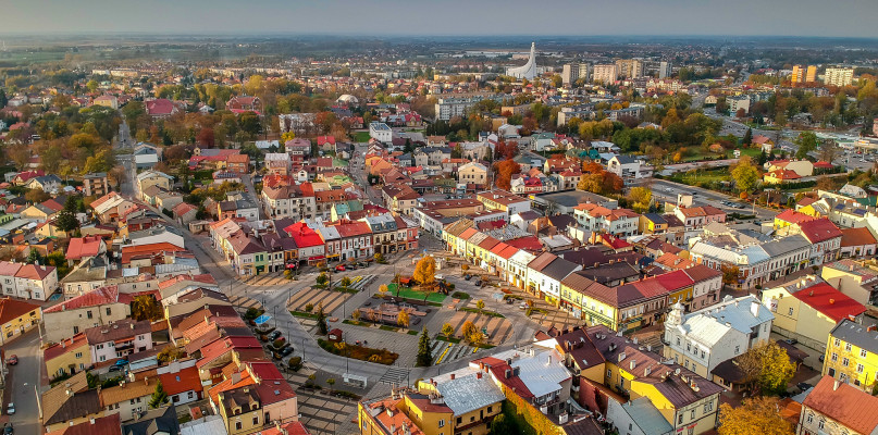 Ilu mieszkańców ma Mielec? Ile urodzeń i zgonów? Ile wyprowadzek? Raport