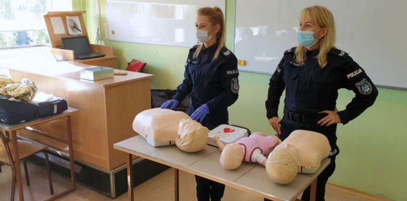 Policjanci na spotkaniach z uczniami. O czym rozmawiają?