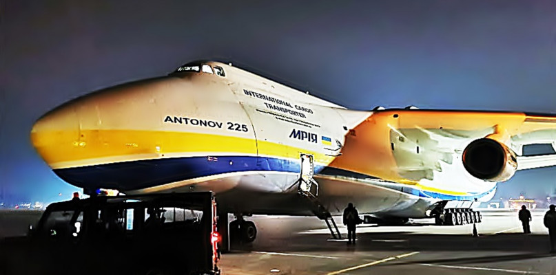 Największy samolot świata wylądował w Jasionce [FOTO, WIDEO]