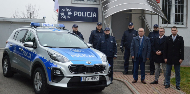 Posterunek Policji w Wadowicach Górnych ma nowy radiowóz.