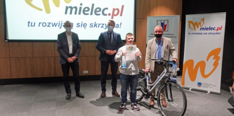 Wręczenie nagród w konkursie „EKOświat za 100 lat”.