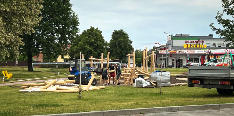 Ruszyła budowa parku linowego w Mielcu! Gdzie powstaje?