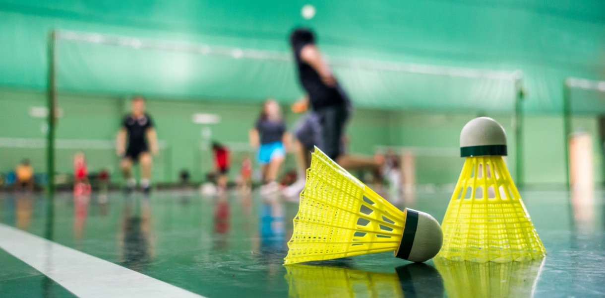 Charakterystyka lotek do badmintona - o co lata z tymi lotkami?