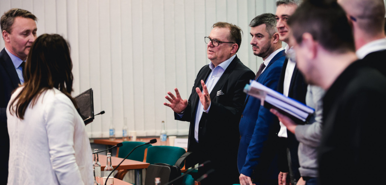 Przedstawiciele Balzola Polska i Mosty Łódź w rozmowie z prezydentem Jackiem Wiśniewskim i dyrektor MOSiR Mirosławą Gorazd