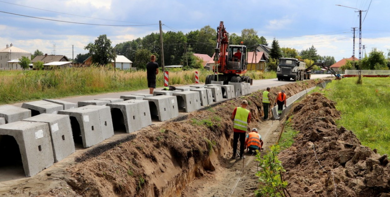 Przebudowa drogi powiatowej w Żarówce i Dulczy Wielkiej. 2022 rok. Fot. Powiat Mielecki