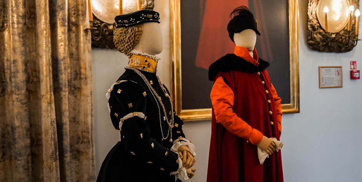 Co nosił król Stefan Batory? Pokazuje zamek w Baranowie Sandomierskim