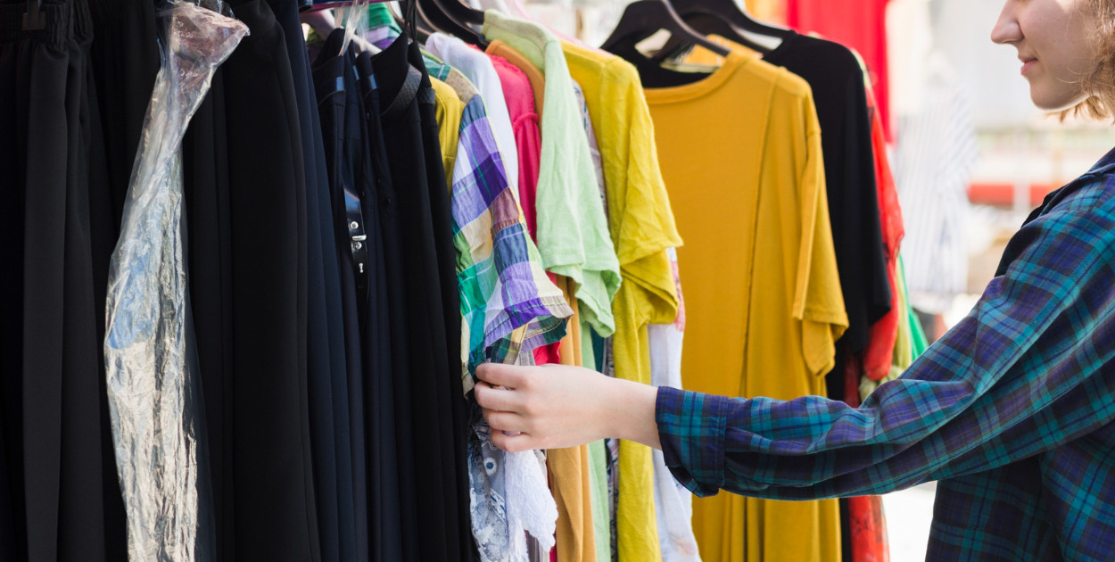 Pomysł na sklep z odzieżą używaną – jak się do tego zabrać?