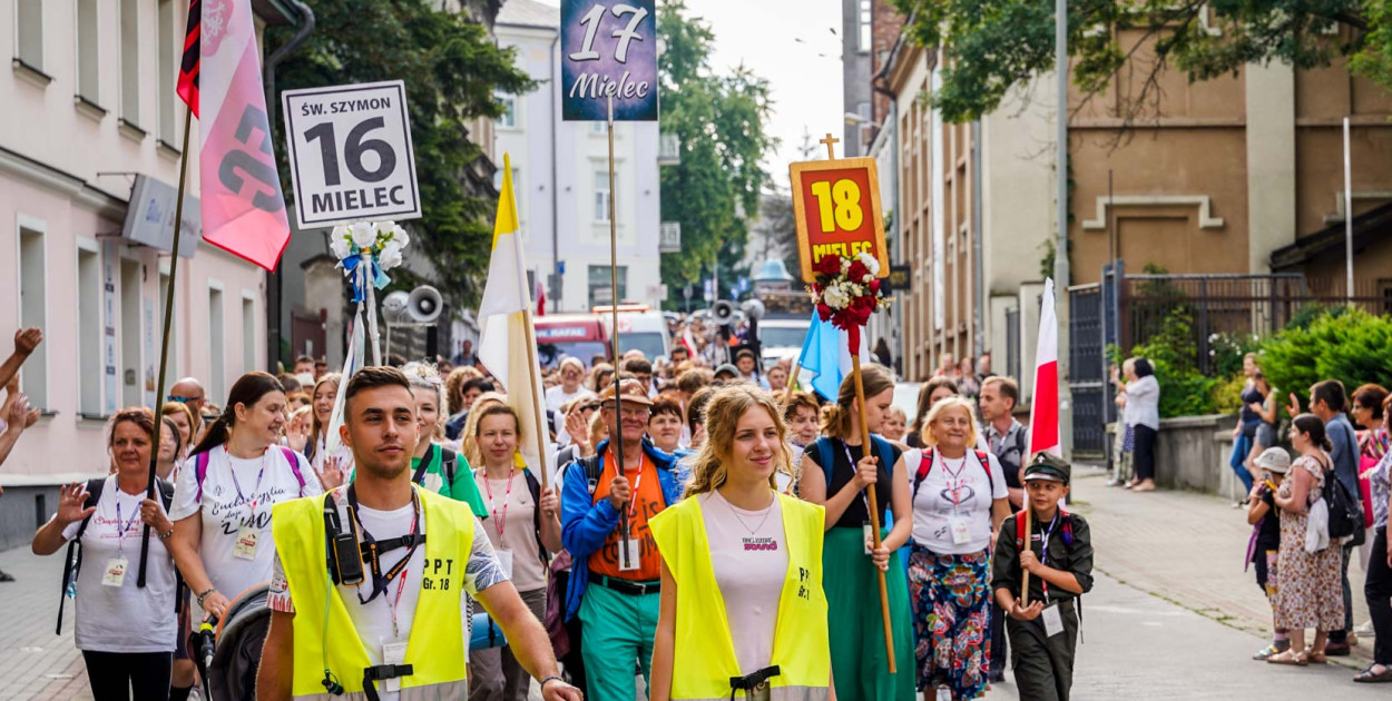 Mielczanie ruszyli na 41. Pieszą Pielgrzymkę Tarnowską