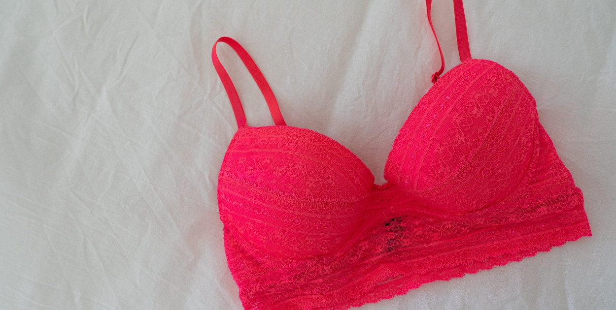 Bielizna jako prezent — jak wybrać i kupić idealną?